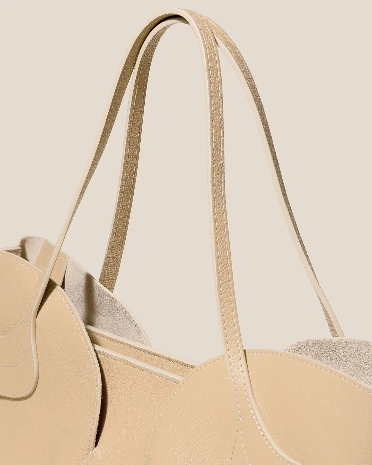 Hereu Studio Sepal L Grainy> Shoulder Bags